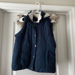 Aeropostale fluffy warm Vest